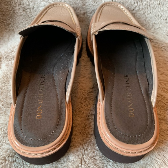 NIB Donald Pliner Hillie Lug Sole Loafer in Tan Mushroom Crinkle Patent 8 - Picture 3 of 10